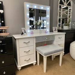 Louise White Vanity Set🎈 Fast Delivery 🎈 Financing Available 