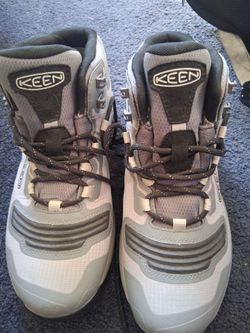 Keen Mid Hiking Boots