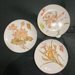Vintage Set of Three Flower Butterfly Hanging Wall Décor Plates, made in Japan