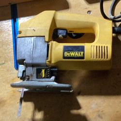 Dewalt Jigsaw With Extra Blades~corded 