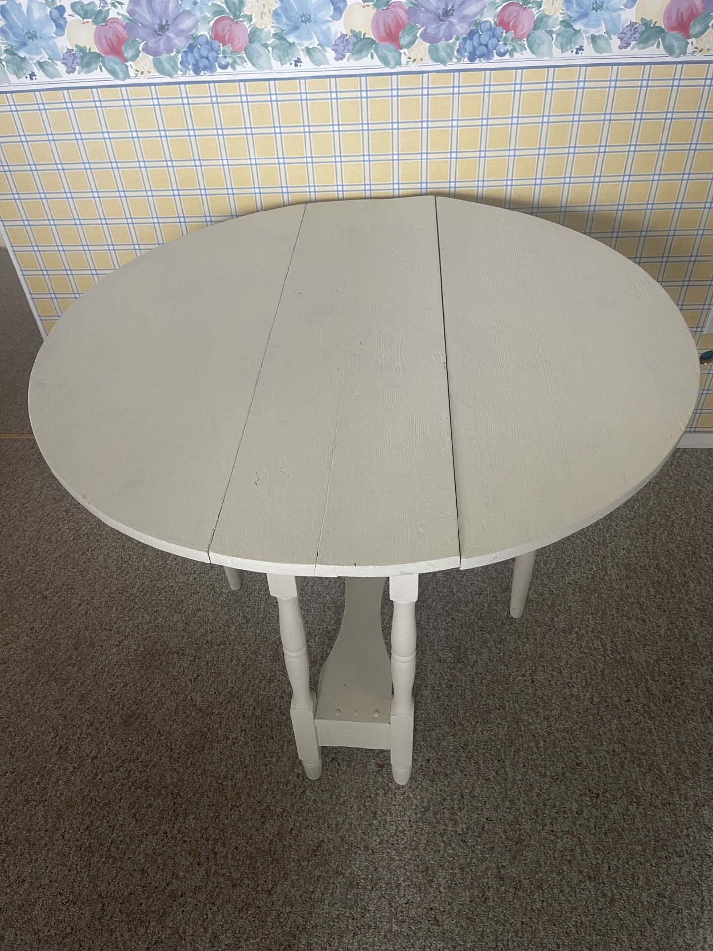 Antique Gate Leg Round Drop Leaf Table