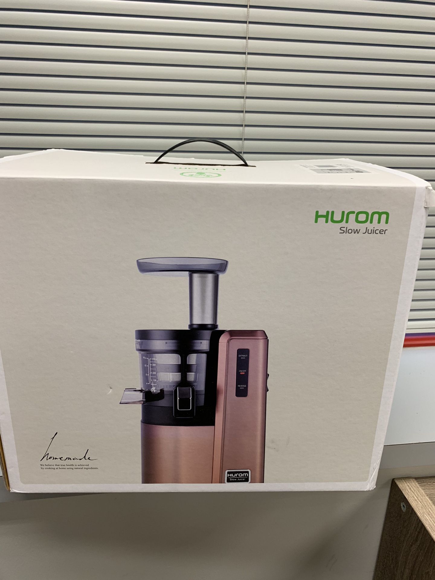 Hurom Hz-sbb17 Slow Juicer (silver)