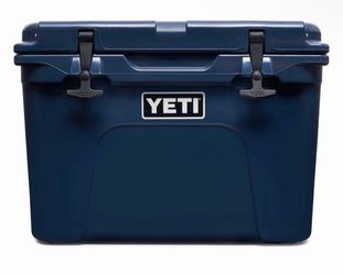 YETI Tundra 35 Hard Cooler Navy Blue BRAND NEW