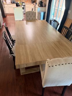6-seater dining room table