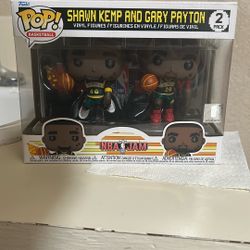 POP NBA FIGURES SHAWN KEMP AND GARY PAYTON