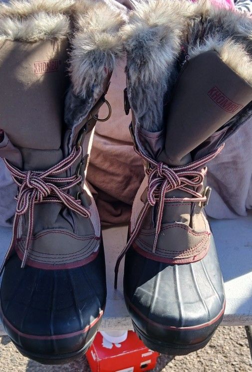 Snow Boots