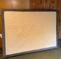 FREE Queen Mattress Foundation / Box Spring
