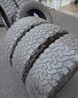 Only 3 uswd tires Lt275 55r20 Bfgoodrich K02 $150.00 FIRM PRICE, FIRM PRICE 
PLEASE DON'T ASK FOR DICOUNT
POR FAVOR NO PREGUNTE POR DESCUENTO