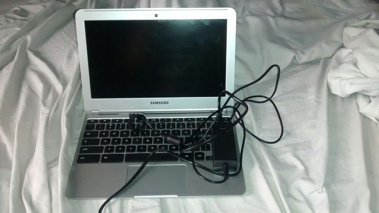 Samsung chromebook 303c for parts come with charger, the problem in software only