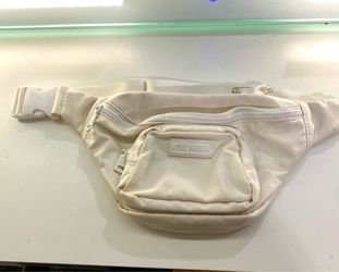White Steve madden fanny pack