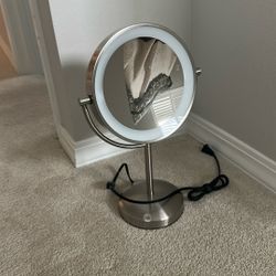 Plug In Make Up Mirror