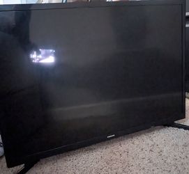 Samsung 34' inch TV w/ power cord no remote