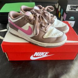 Woman’s 8 Nike Dunk Low 