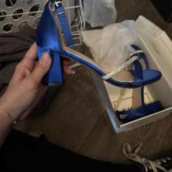 blue heels size 7