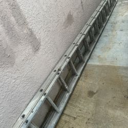 Aluminum Extension Ladder 150$ Or Best Offer