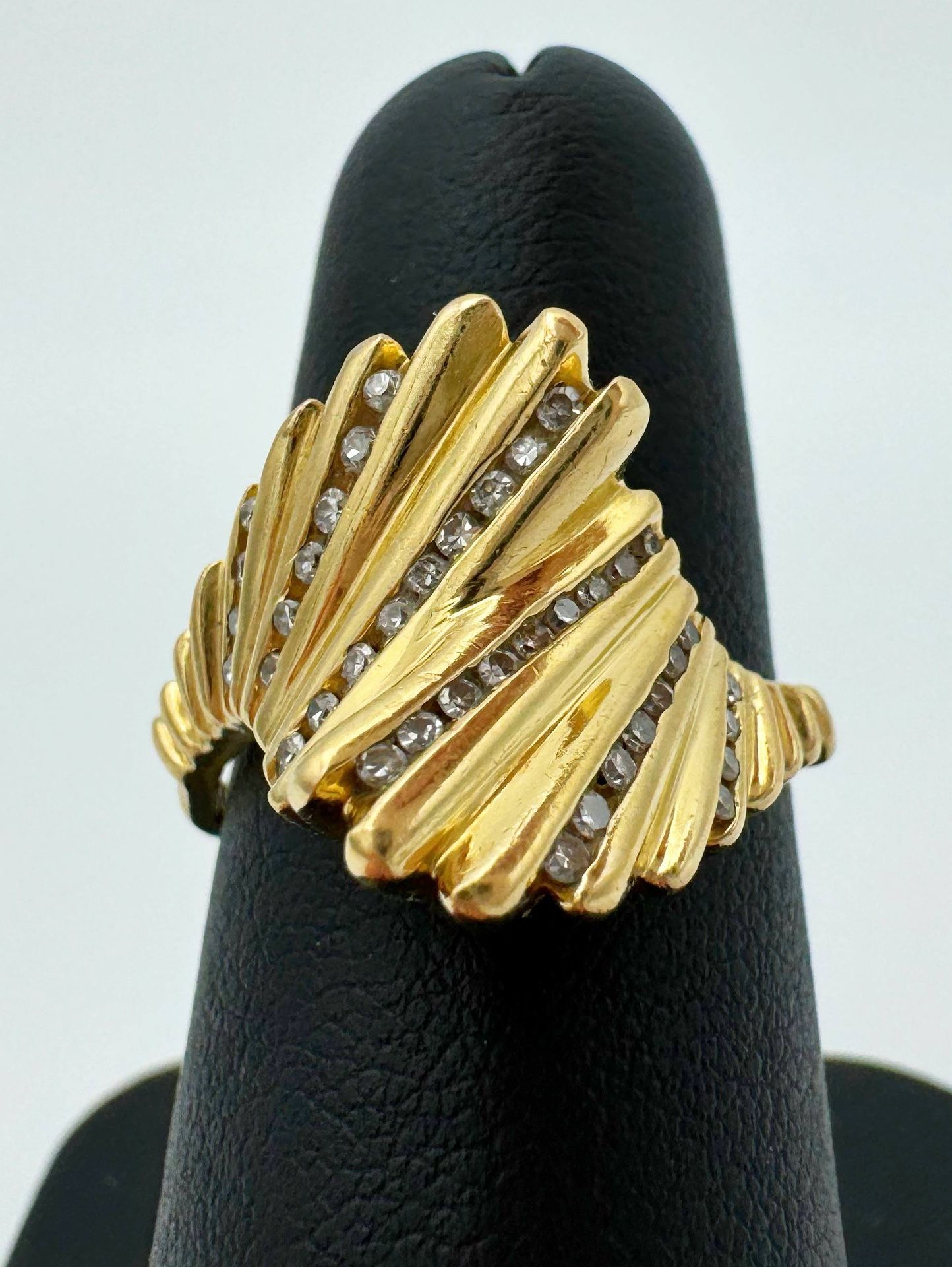 Jewelry Vintage 14k solid yellow gold 0.4CTW Natural Diamond Epochal Ribbed Ring Size 7