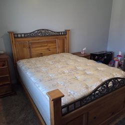Queen Bed With Box Spring And Mattress