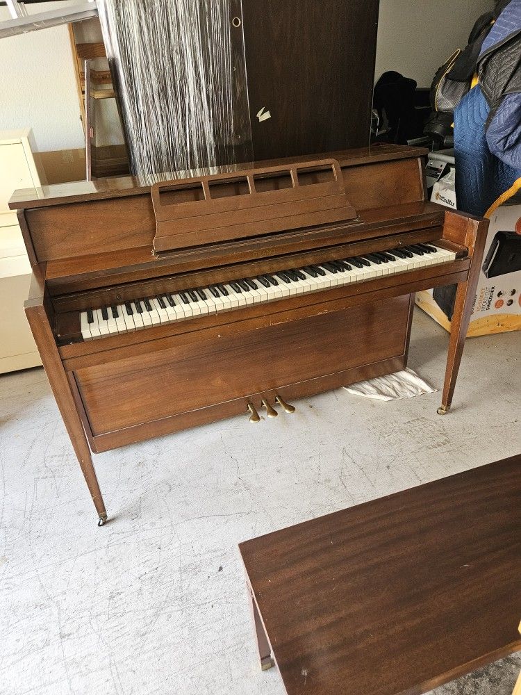 WINTER piano With Free Delivery 