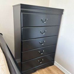 Dresser 