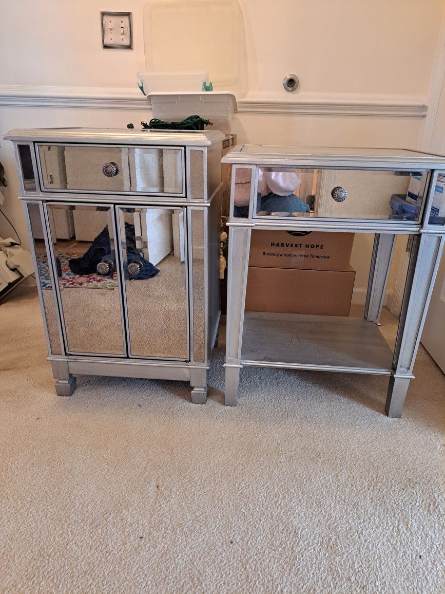 2 Mirrod Side Table/Night Stands