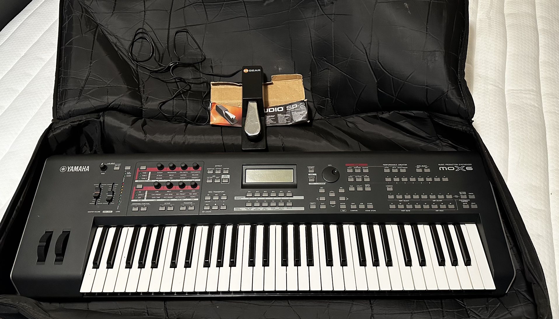 Yamaha MOX6 Profesional Piano Synthesizer