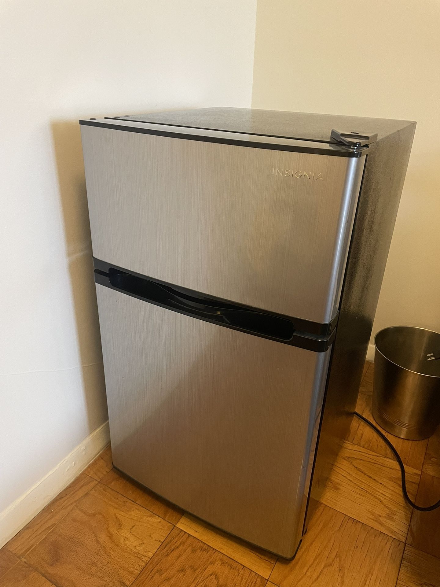 Mini fridge