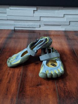 Vibram FiveFingers Mary Jane Barefoot Toe Shoes Gray Green EU 40 US 8.5-9 Minimalist