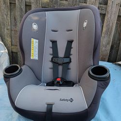 Safety 1st Car Seat CURRENT NOT EXPIRED 