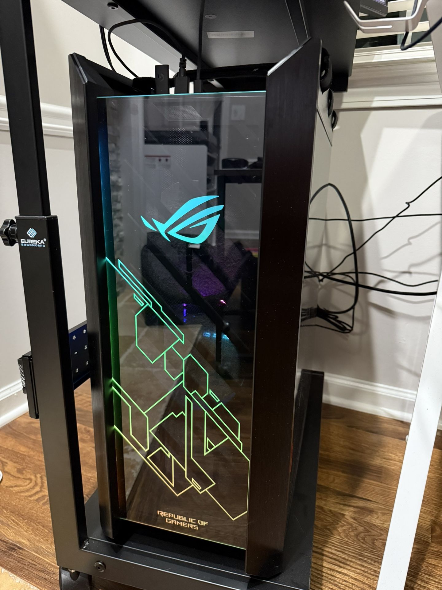 Gaming PC w/ Ryzen 7 7800X3D, RTX 4070 Ti Super, and more.