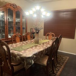 China And Dinner table 6 Chairs 