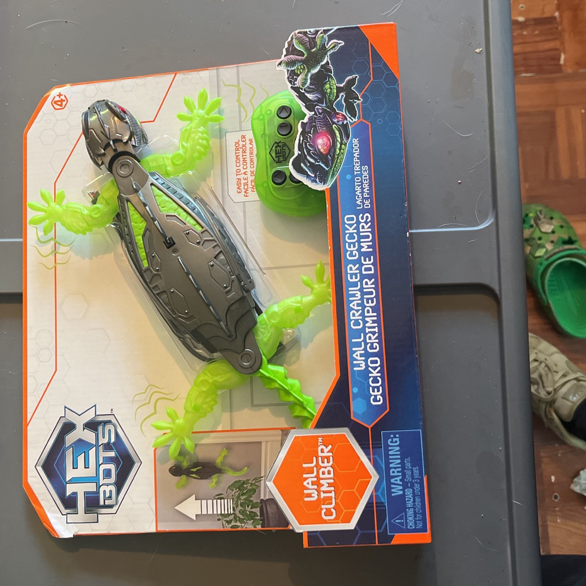 hex bots wall crawler gecko