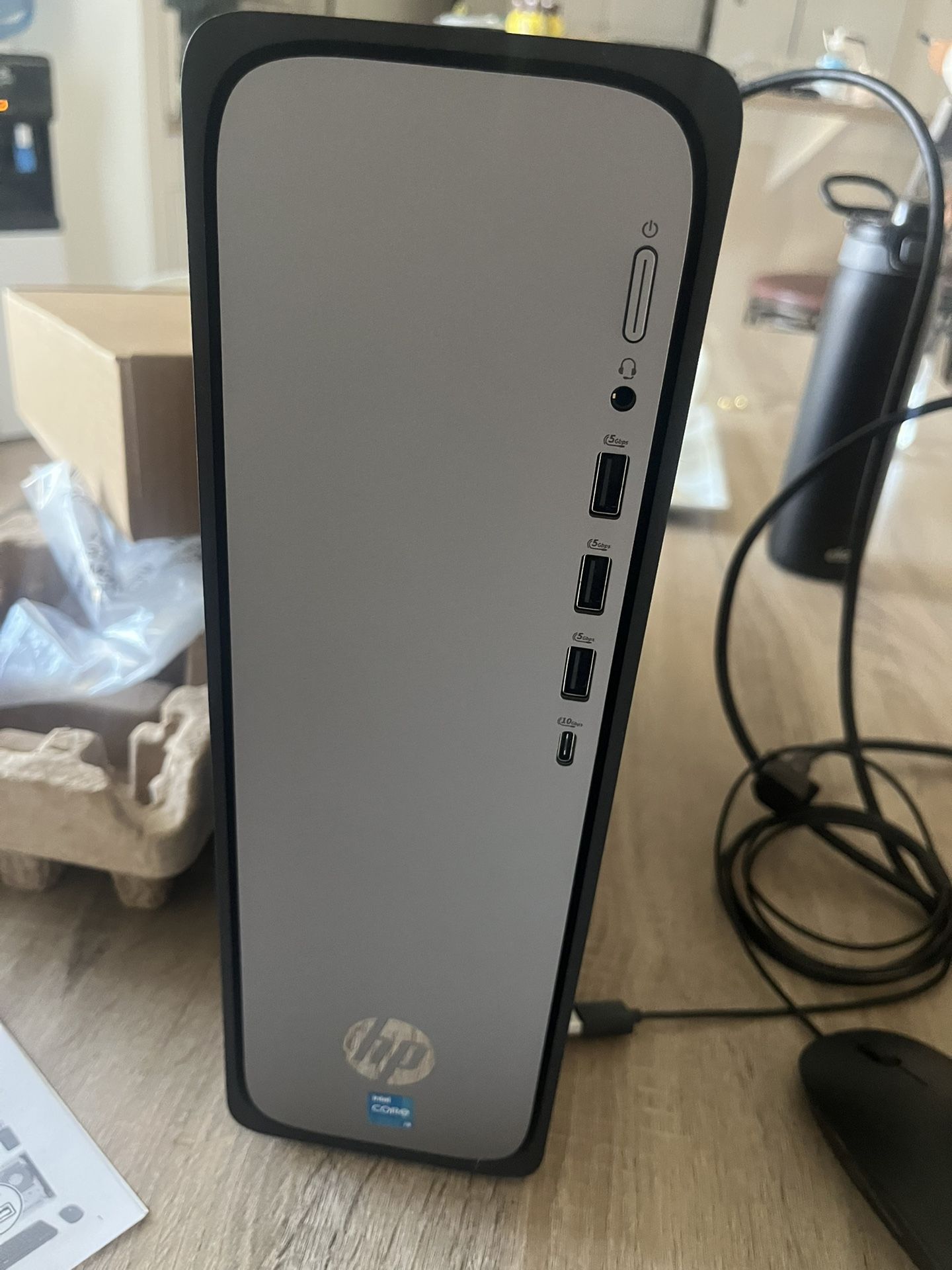 HP - OmniDesk Slim Desktop - Intel Core i3 - 8GB DDR5 Memory - 256GB SSD - Meteor Silver