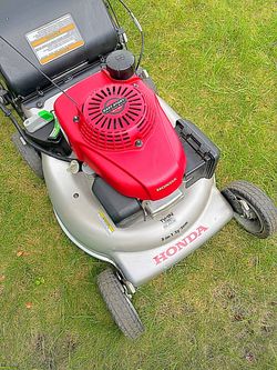 Like New Honda Lawnmower self propelled Silver