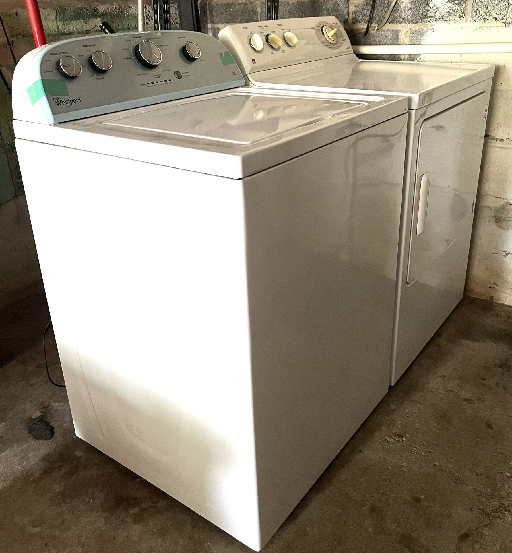 Whirlpool washer and GE gas dryer (excellent working condition)