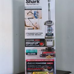 Shark Rotator Pet Lift-Away ADV Upright Vacuum with DuoClean PowerFins HairPro & Odor Neutralizer Technology