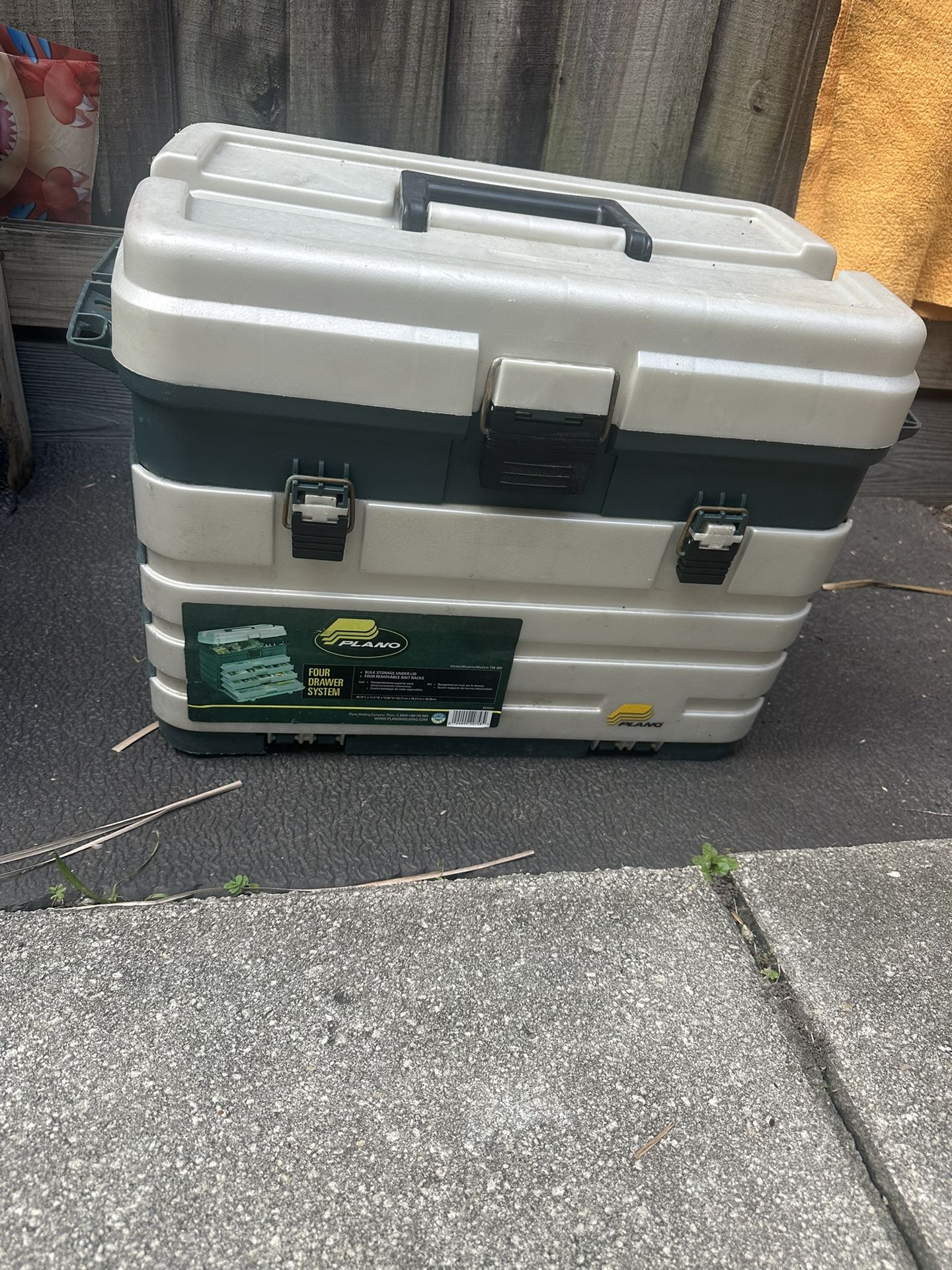Plano Fishing Box 