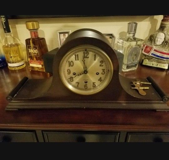 Antique Herschede clock mantle with keys
