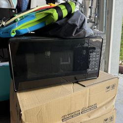 Countertop Microwave Oven