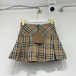 Burberry skirt