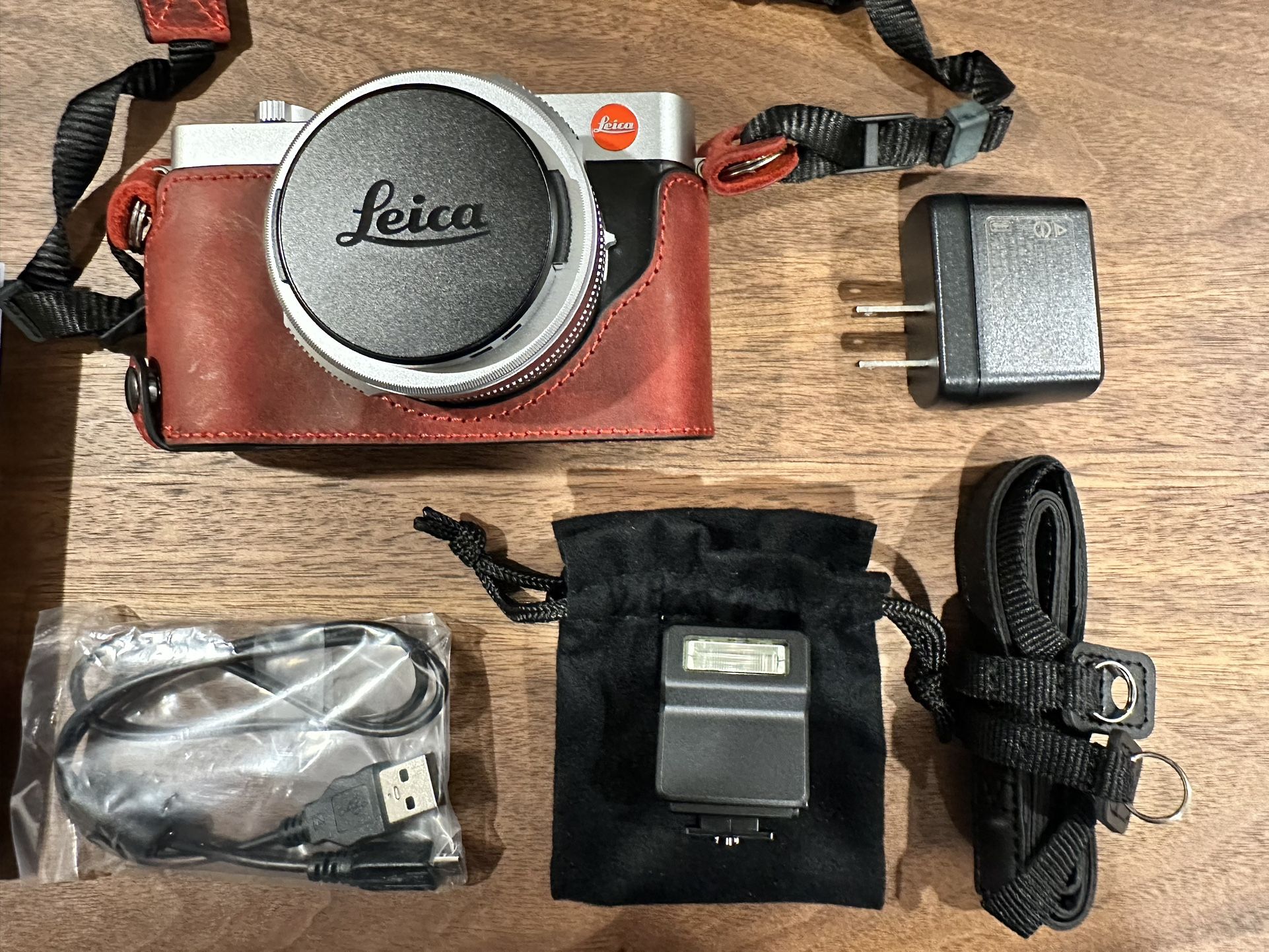 Leica D-LUX 7 4k 17.0 MP Digital Camera MINT