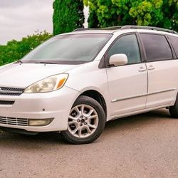 2004 Toyota Sienna