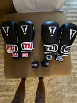 Boxing glove gloves