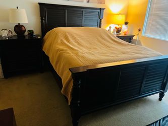 Bedroom set: Dark Wood Queen Bed Frame with Headboard