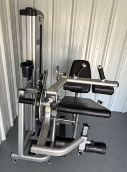 Cybex  vr1 leg extension leg curl