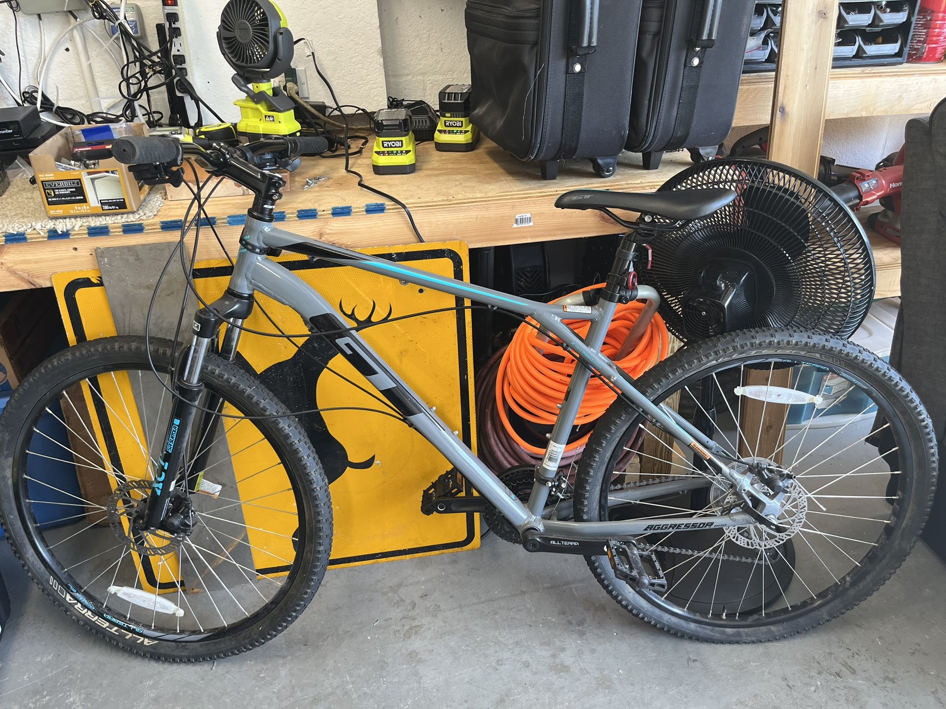 GT Aggressor Mountain Bike