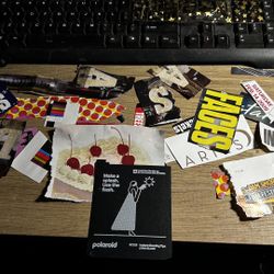 iso: paper collaging/junk journalling materials!