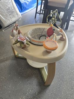 Baby stand alone activity center
