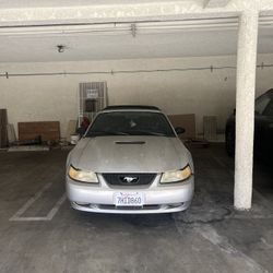 1999 Ford Mustang
