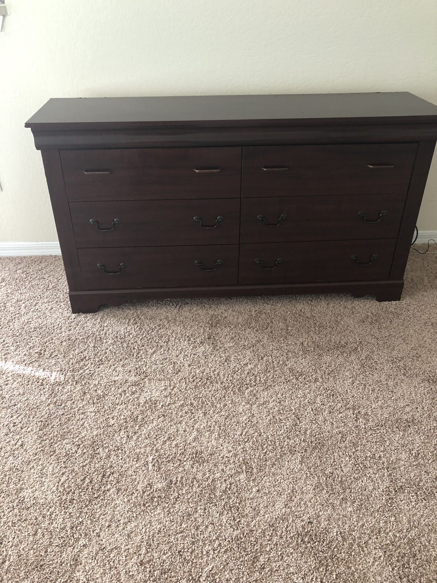 Nice long dresser/TV stand with 6 drawers in good condition, all drawers working well. L60"*W16"*H32.5"