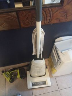 riccar n2000 this vacuum is spotless and works like it's brand new